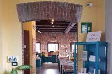 Foto interno Biblioteca